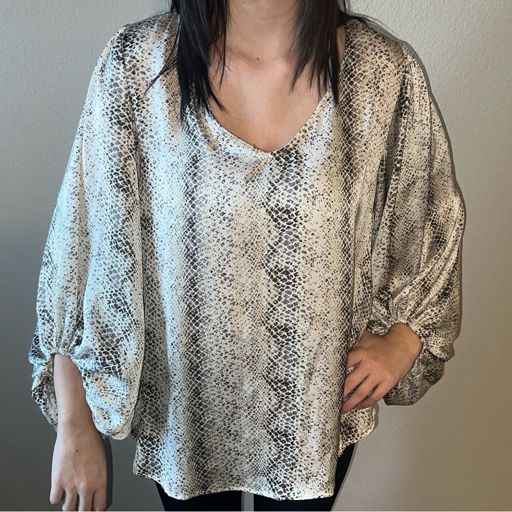 Blu Pepper Snake Skin Top